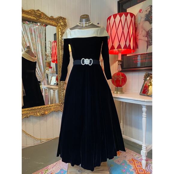 1980s black velvet fit and flare victor costa off the shoulders tea length 80s - Picture 1 of 11